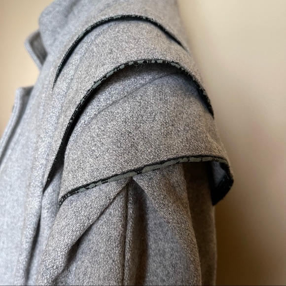 VINTAGE | Long woollen coat with shoulder and sleeve details | Size 14 - Picture 9 of 16